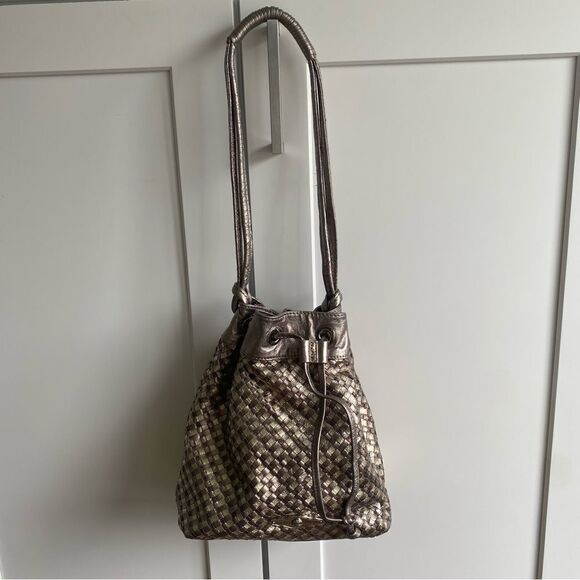 Elliott Lucca Metallic Gold and Silver Leather woven shoulder Bucket Bag - Picture 4 of 6